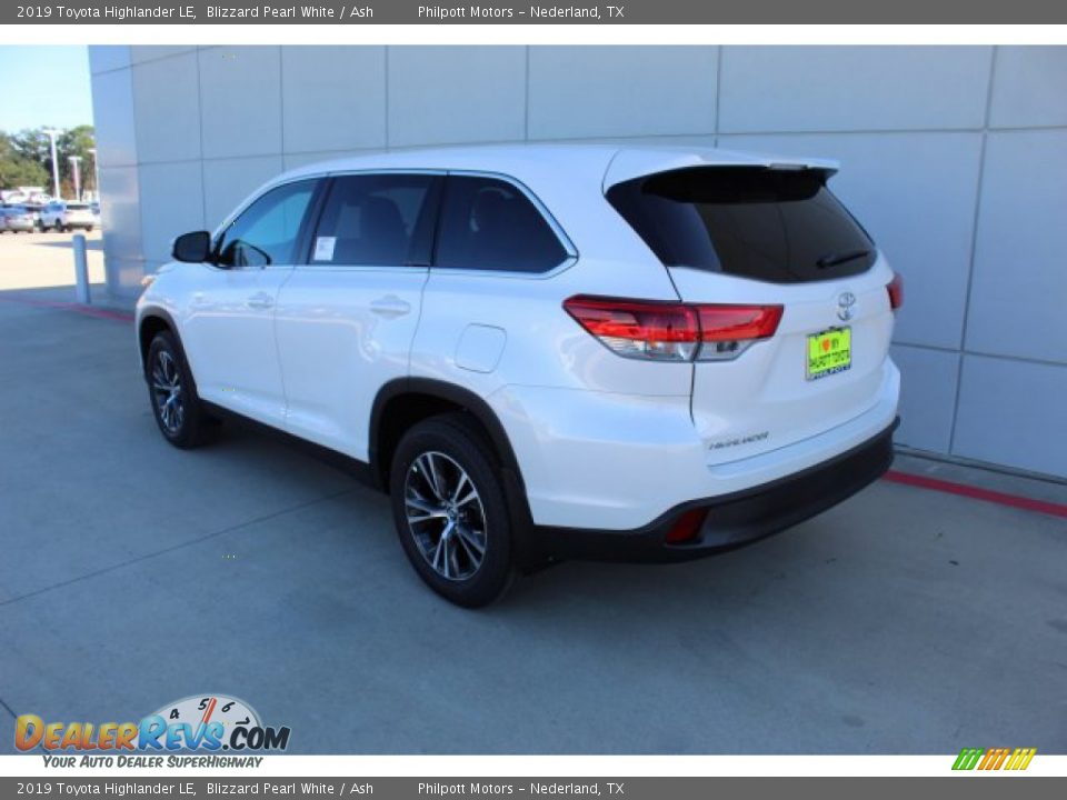 2019 Toyota Highlander LE Blizzard Pearl White / Ash Photo #6