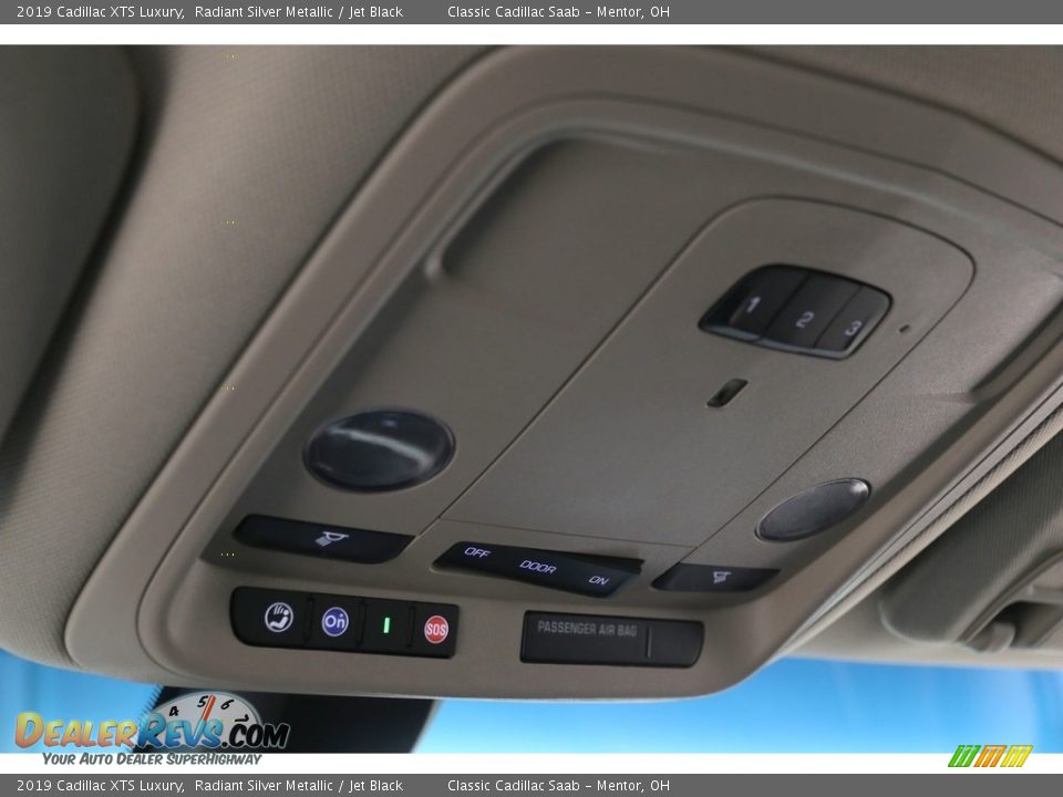 2019 Cadillac XTS Luxury Radiant Silver Metallic / Jet Black Photo #8
