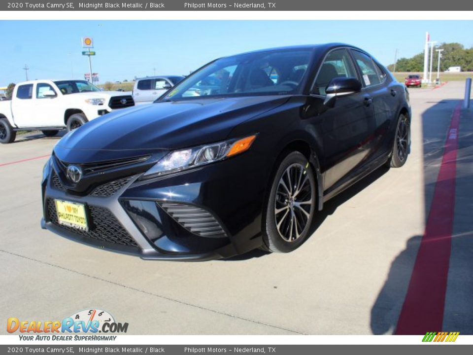 2020 Toyota Camry SE Midnight Black Metallic / Black Photo #4