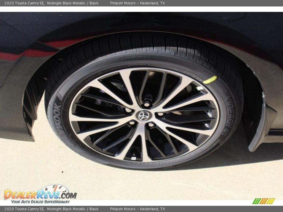 2020 Toyota Camry SE Midnight Black Metallic / Black Photo #5