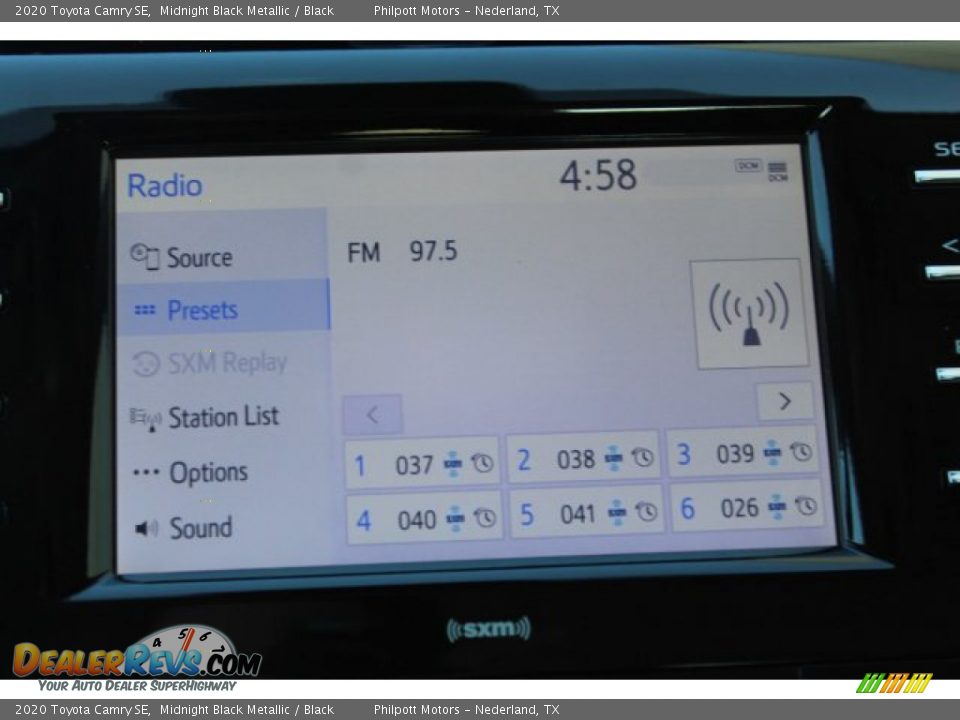 2020 Toyota Camry SE Midnight Black Metallic / Black Photo #18