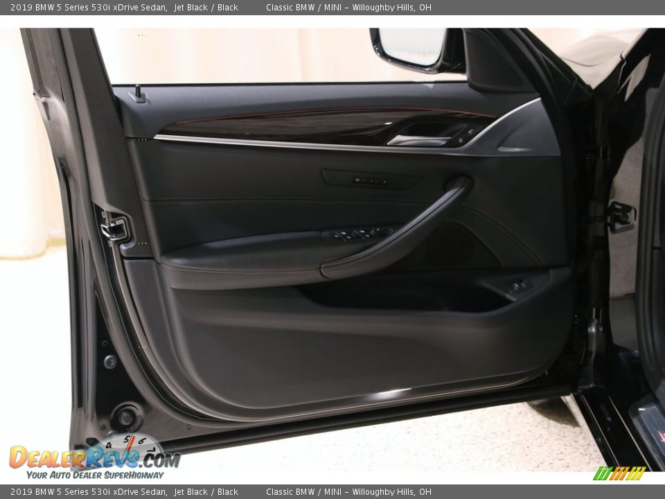 2019 BMW 5 Series 530i xDrive Sedan Jet Black / Black Photo #4