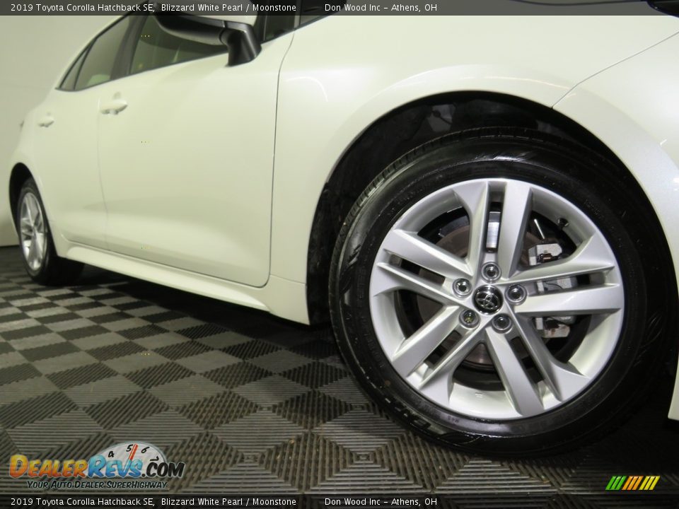 2019 Toyota Corolla Hatchback SE Blizzard White Pearl / Moonstone Photo #3
