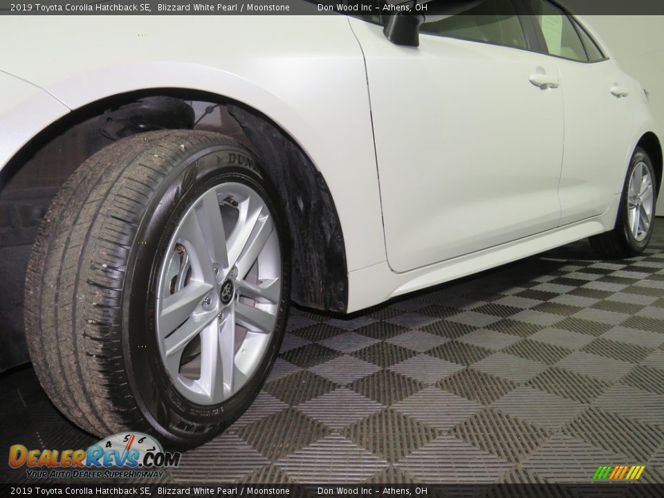 2019 Toyota Corolla Hatchback SE Blizzard White Pearl / Moonstone Photo #8