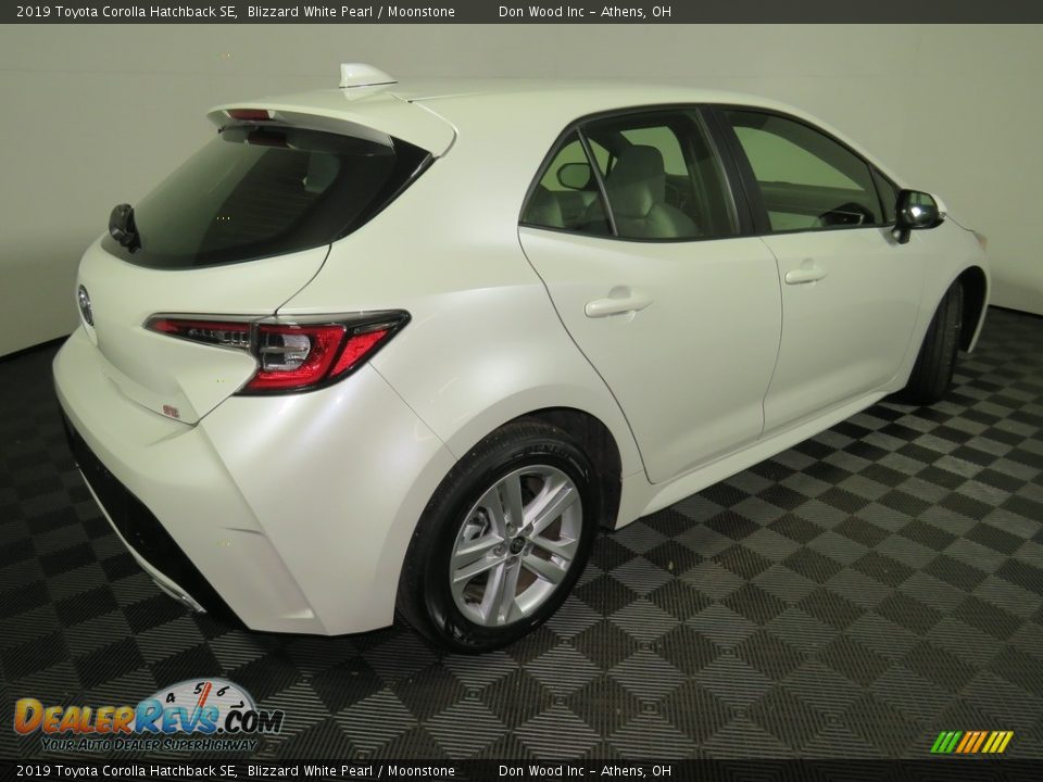 2019 Toyota Corolla Hatchback SE Blizzard White Pearl / Moonstone Photo #15