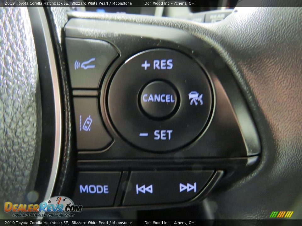 2019 Toyota Corolla Hatchback SE Blizzard White Pearl / Moonstone Photo #30