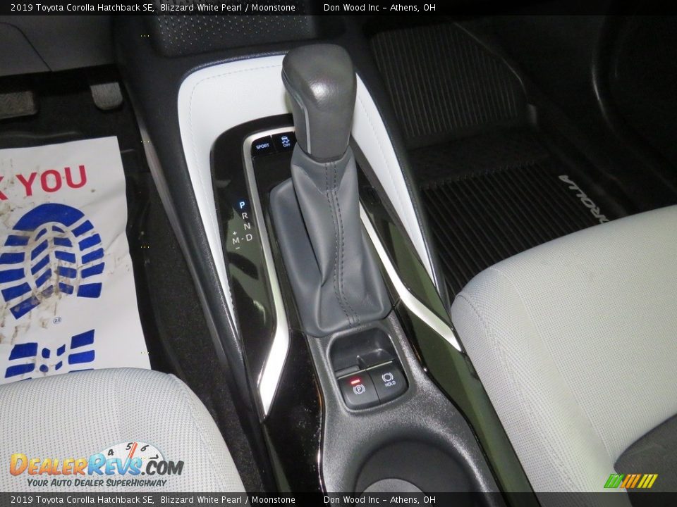 2019 Toyota Corolla Hatchback SE Blizzard White Pearl / Moonstone Photo #34