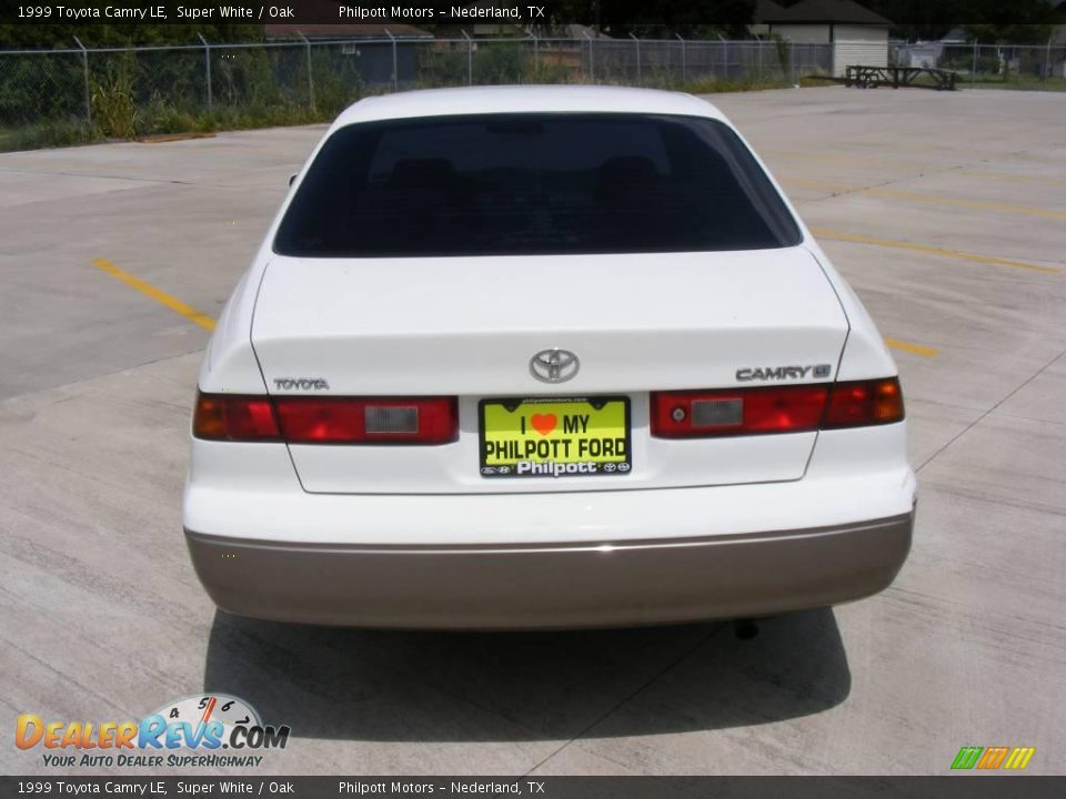 1999 Toyota Camry LE Super White / Oak Photo #4