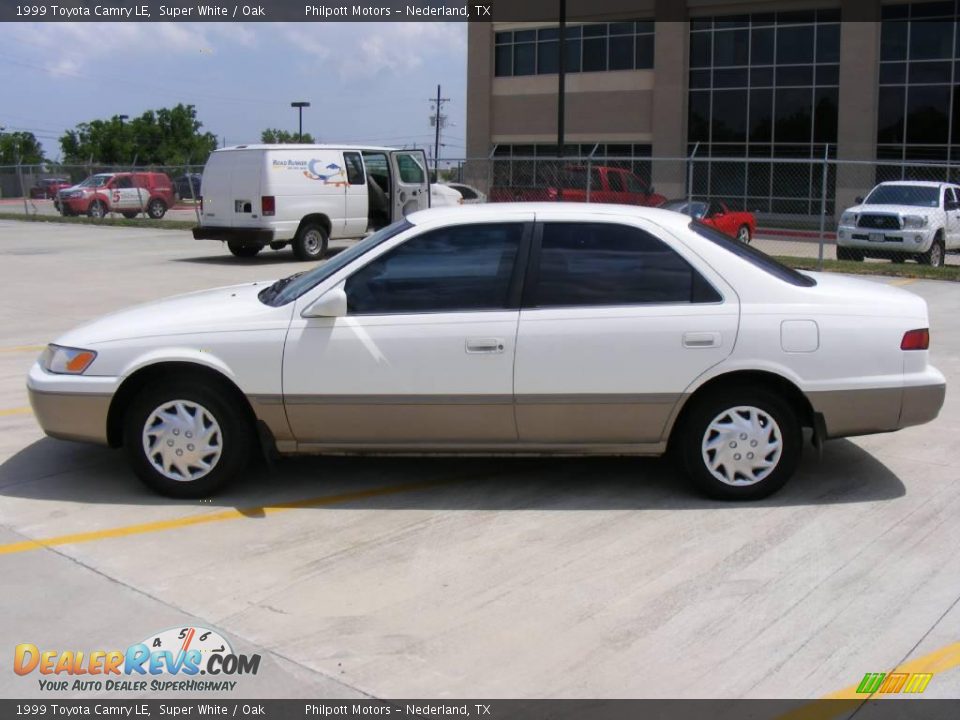 1999 Toyota Camry LE Super White / Oak Photo #6