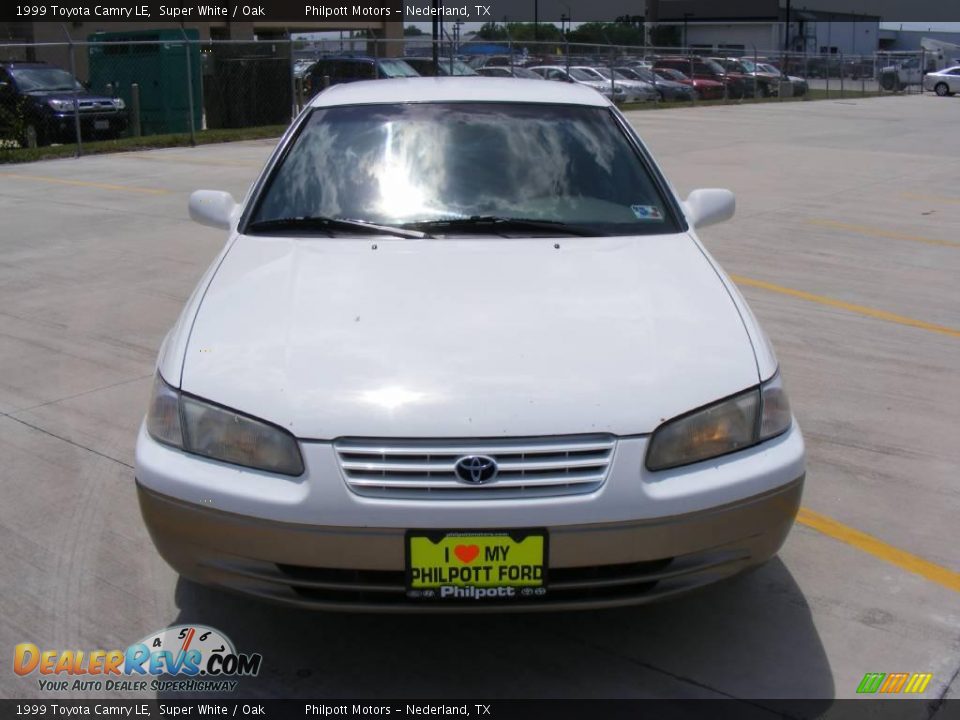 1999 Toyota Camry LE Super White / Oak Photo #8