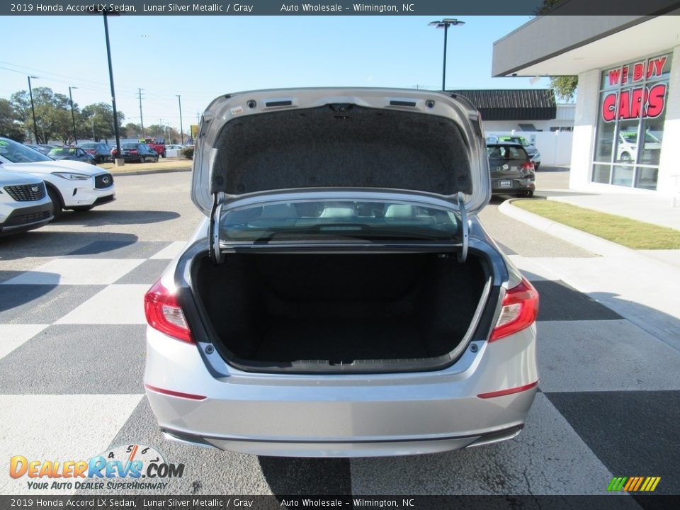 2019 Honda Accord LX Sedan Lunar Silver Metallic / Gray Photo #5