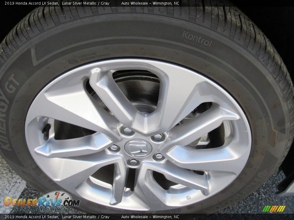 2019 Honda Accord LX Sedan Wheel Photo #7