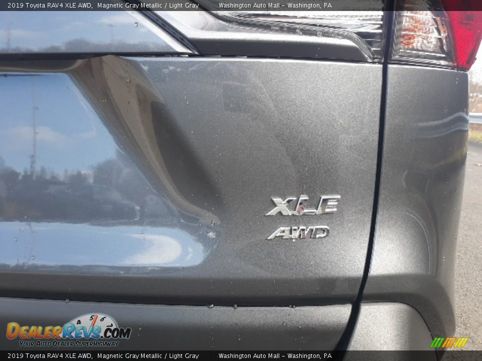 2019 Toyota RAV4 XLE AWD Magnetic Gray Metallic / Light Gray Photo #8