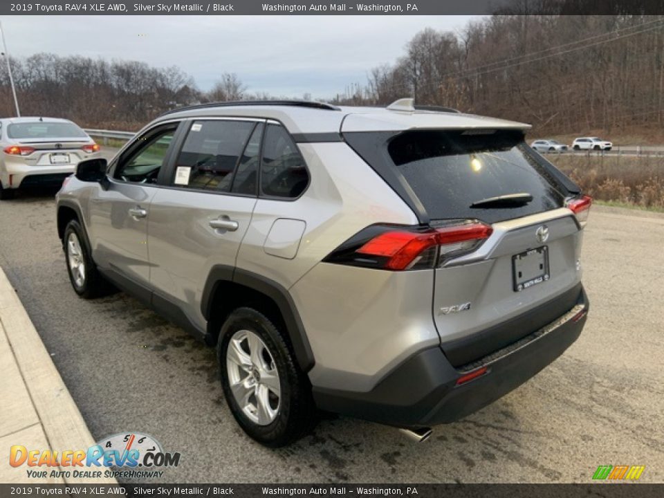2019 Toyota RAV4 XLE AWD Silver Sky Metallic / Black Photo #2