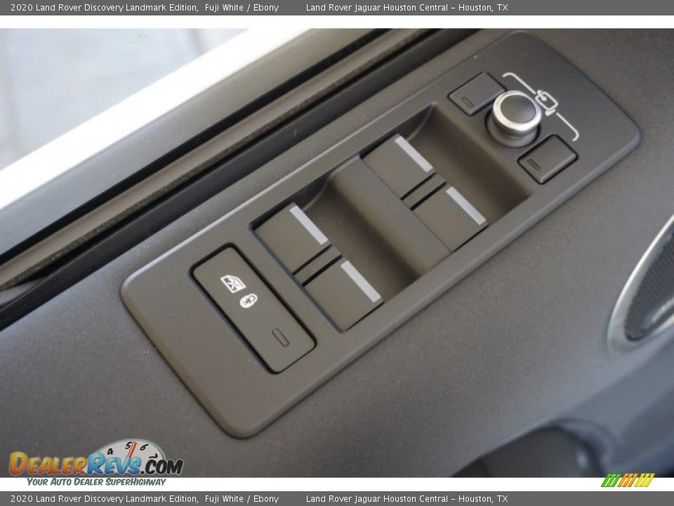 Controls of 2020 Land Rover Discovery Landmark Edition Photo #21