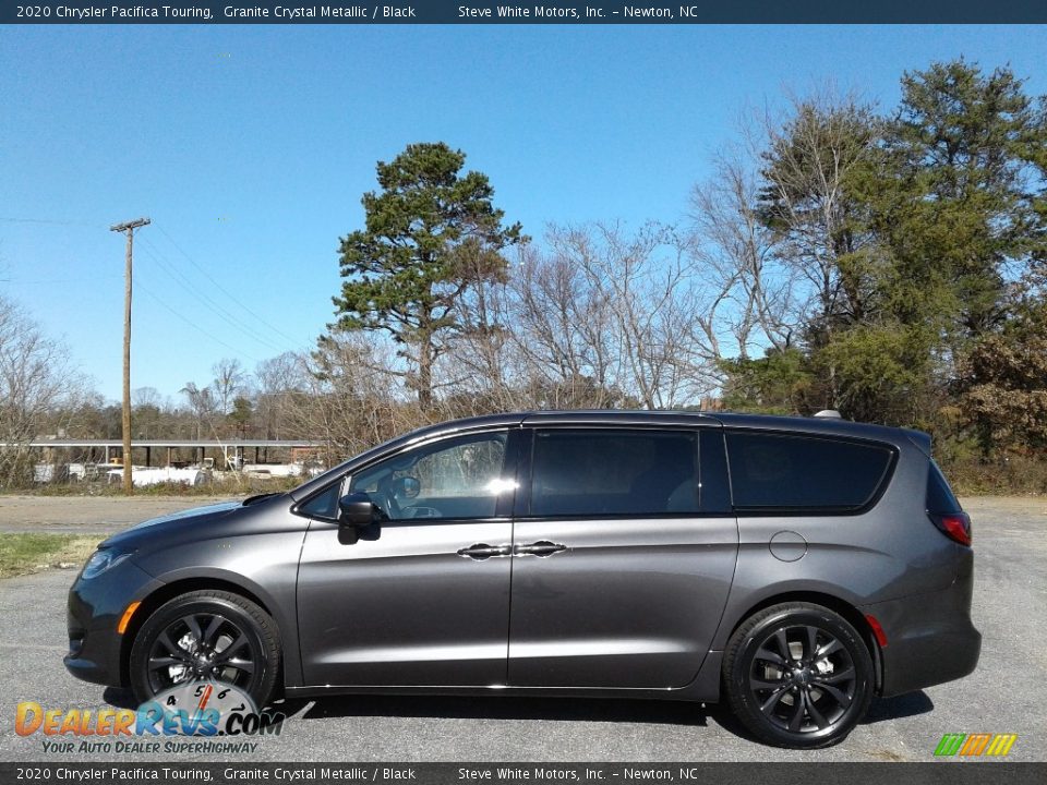 2020 Chrysler Pacifica Touring Granite Crystal Metallic / Black Photo #1