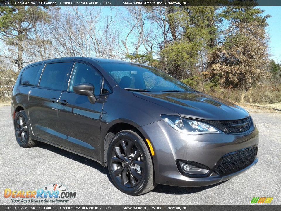 2020 Chrysler Pacifica Touring Granite Crystal Metallic / Black Photo #4