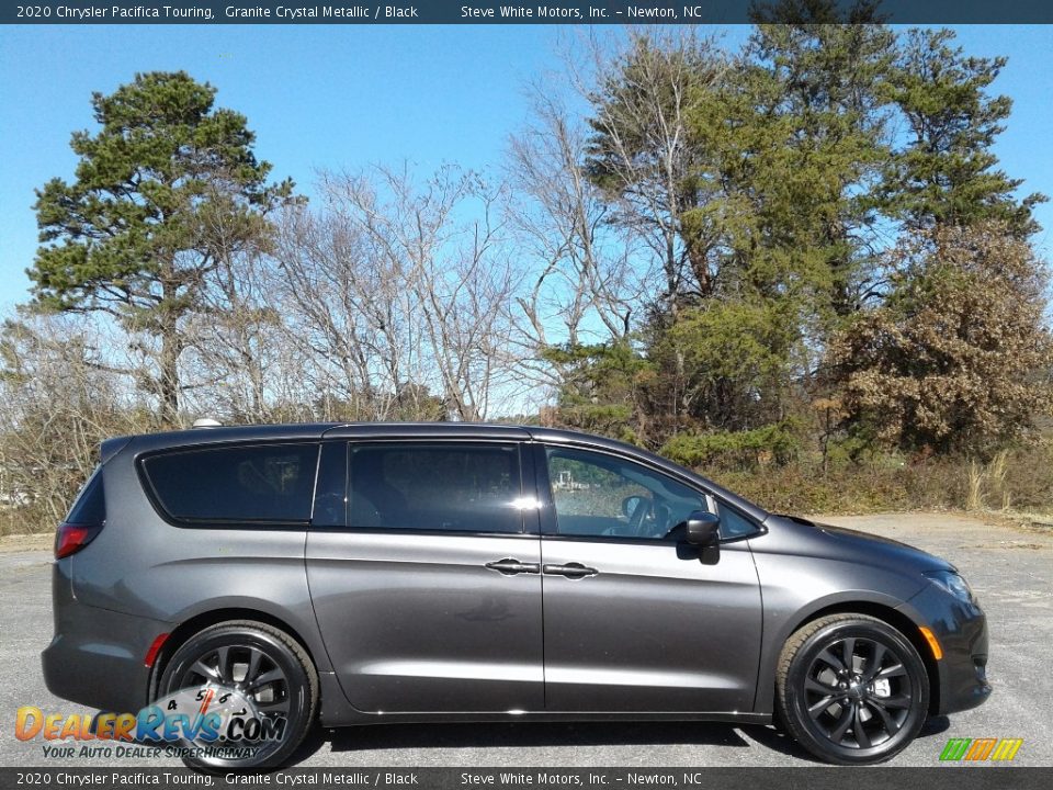 2020 Chrysler Pacifica Touring Granite Crystal Metallic / Black Photo #5