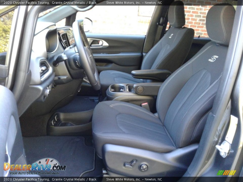 2020 Chrysler Pacifica Touring Granite Crystal Metallic / Black Photo #10