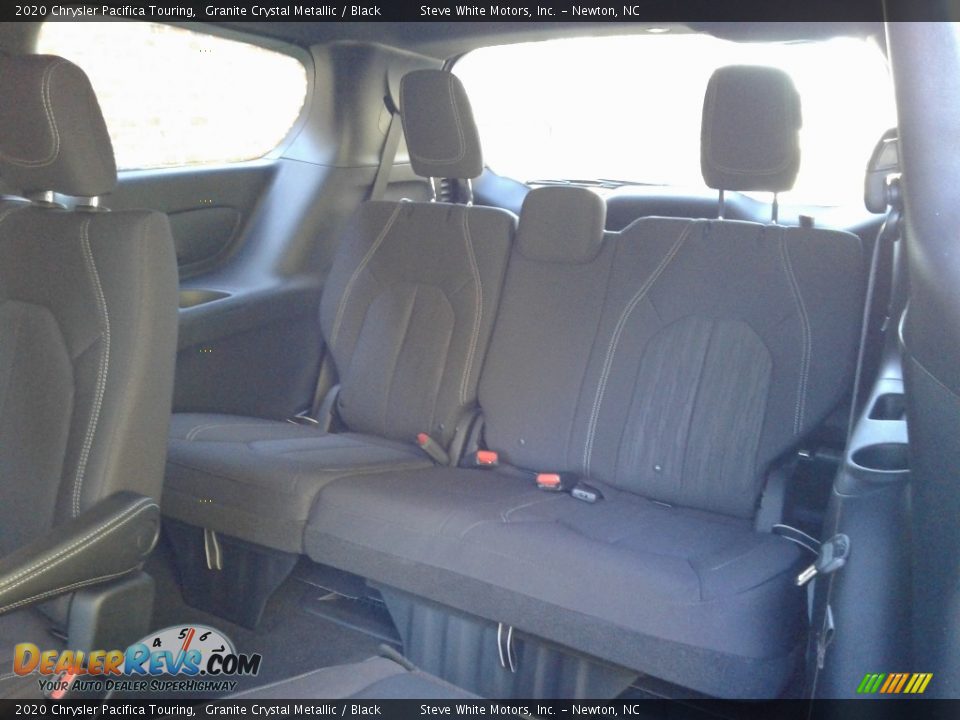2020 Chrysler Pacifica Touring Granite Crystal Metallic / Black Photo #12