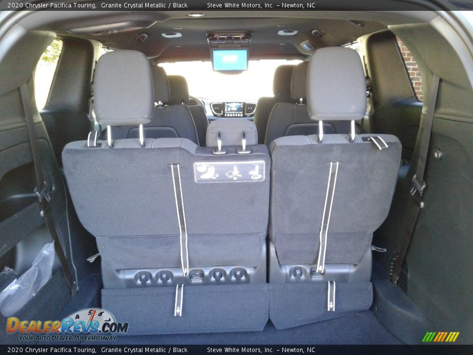 2020 Chrysler Pacifica Touring Granite Crystal Metallic / Black Photo #14