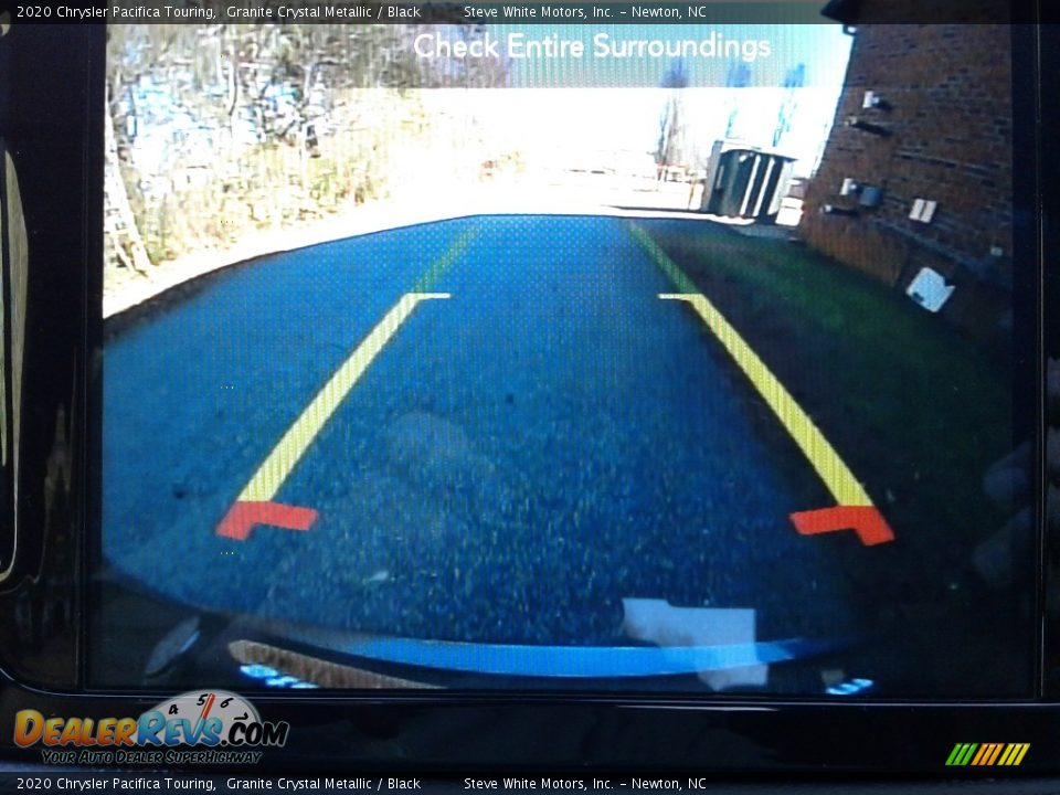2020 Chrysler Pacifica Touring Granite Crystal Metallic / Black Photo #24