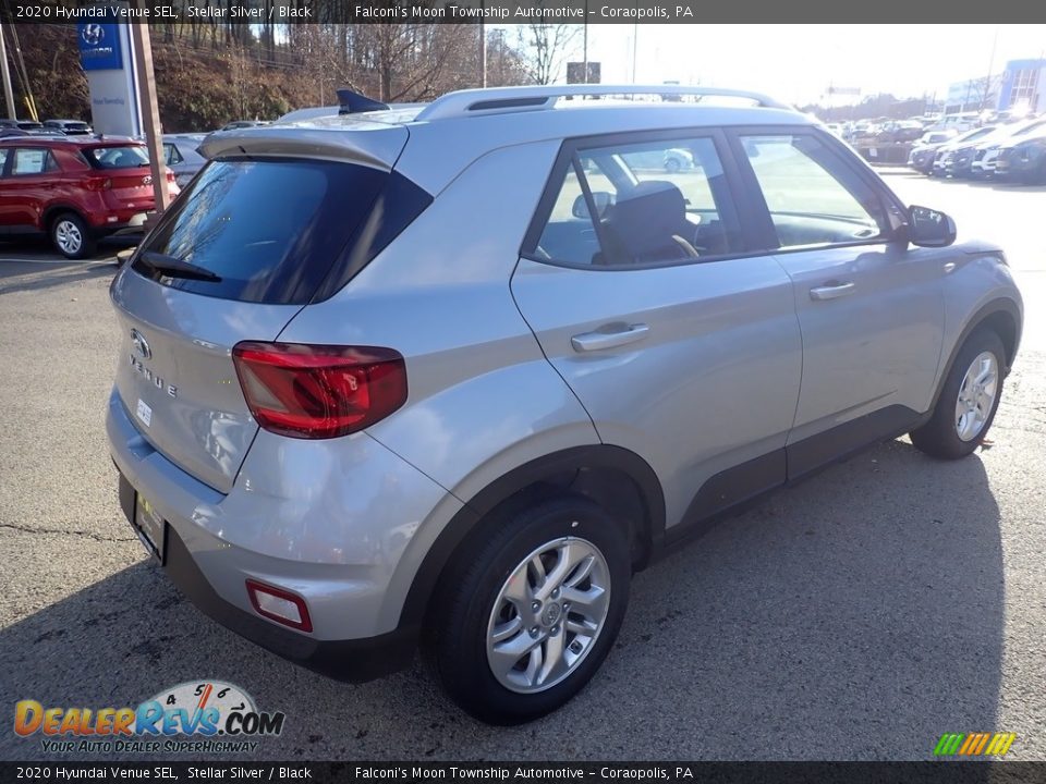 2020 Hyundai Venue SEL Stellar Silver / Black Photo #2