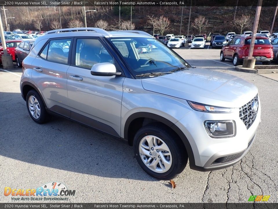 Front 3/4 View of 2020 Hyundai Venue SEL Photo #3