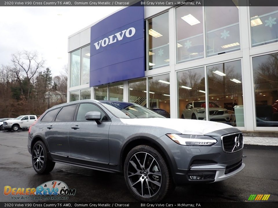 Front 3/4 View of 2020 Volvo V90 Cross Country T6 AWD Photo #1