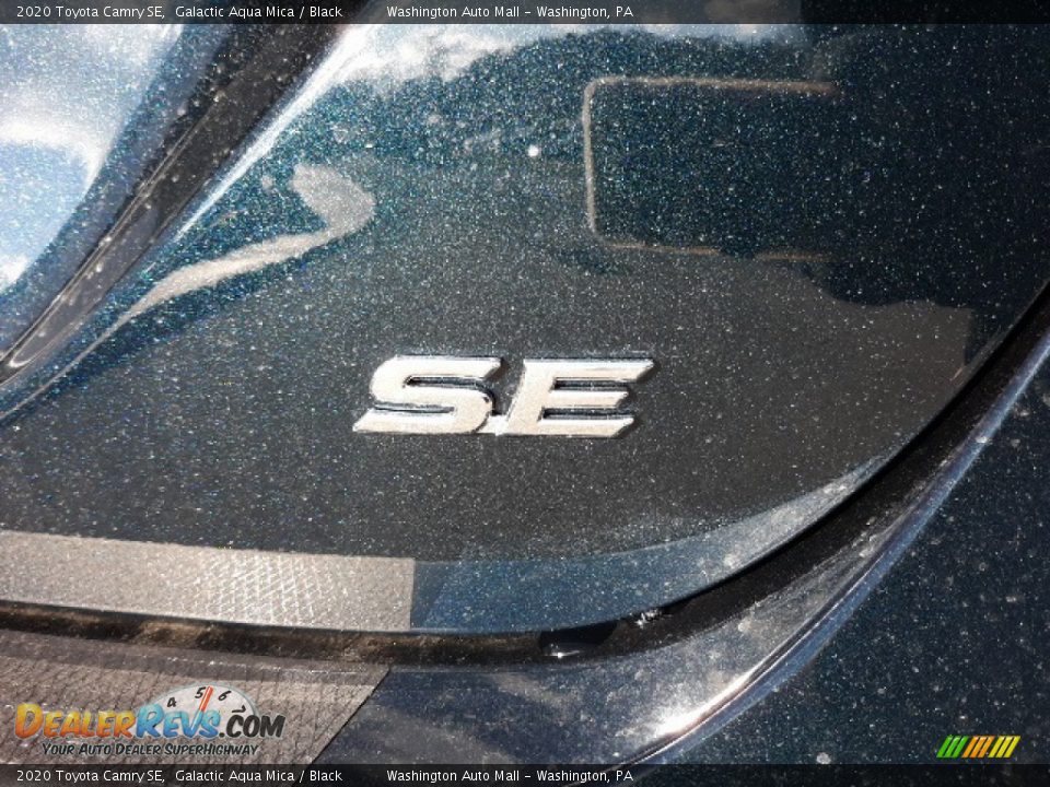 2020 Toyota Camry SE Galactic Aqua Mica / Black Photo #8