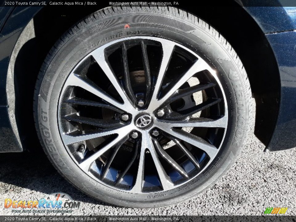 2020 Toyota Camry SE Galactic Aqua Mica / Black Photo #10