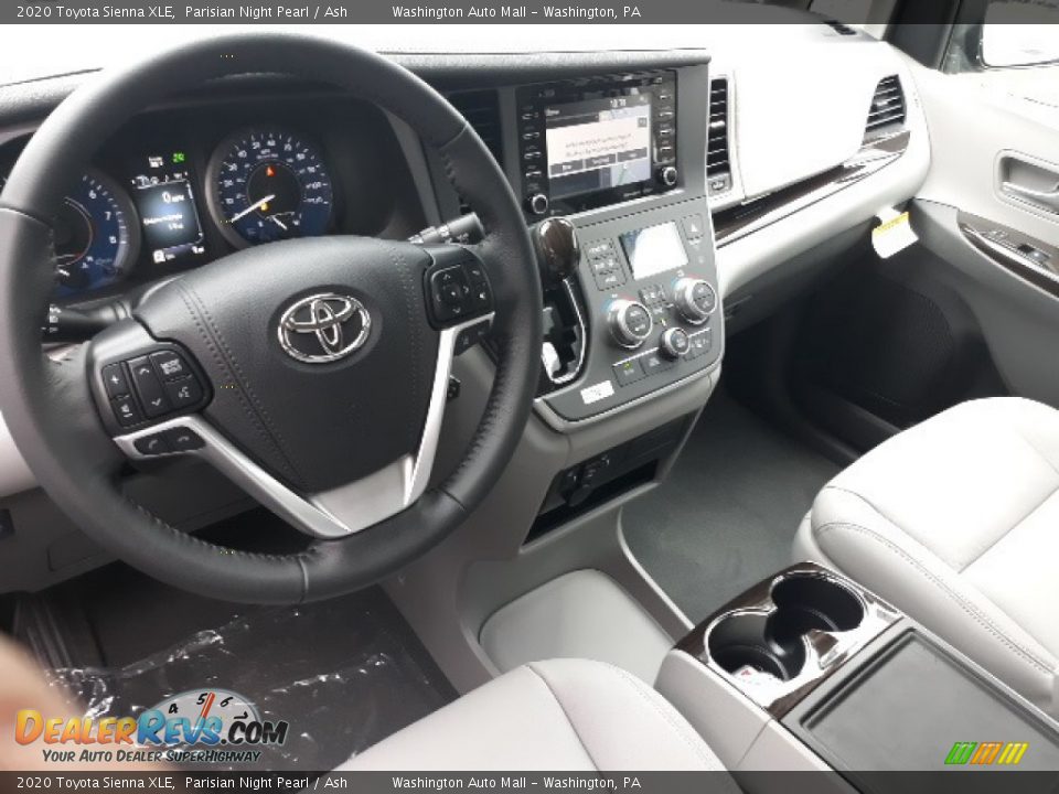 Dashboard of 2020 Toyota Sienna XLE Photo #5