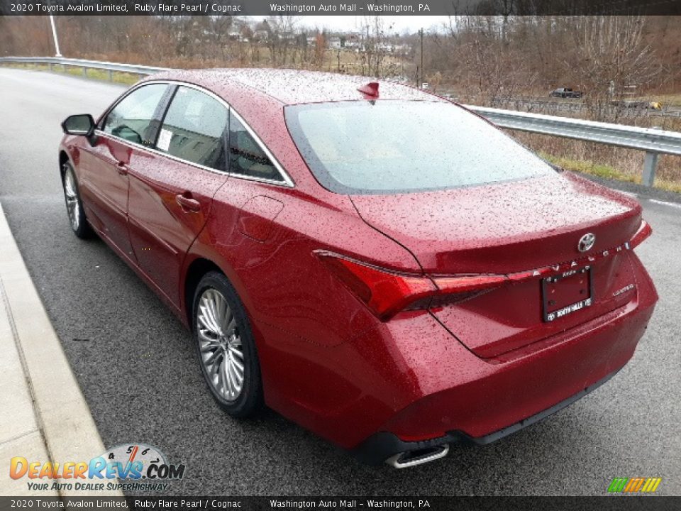 2020 Toyota Avalon Limited Ruby Flare Pearl / Cognac Photo #2