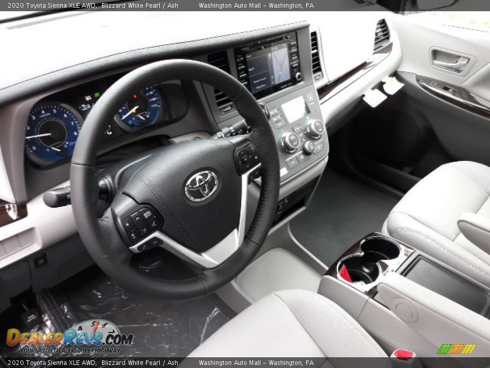 2020 Toyota Sienna XLE AWD Blizzard White Pearl / Ash Photo #3