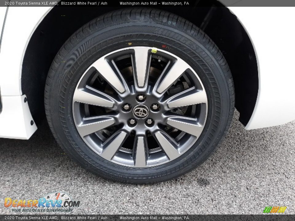 2020 Toyota Sienna XLE AWD Blizzard White Pearl / Ash Photo #10