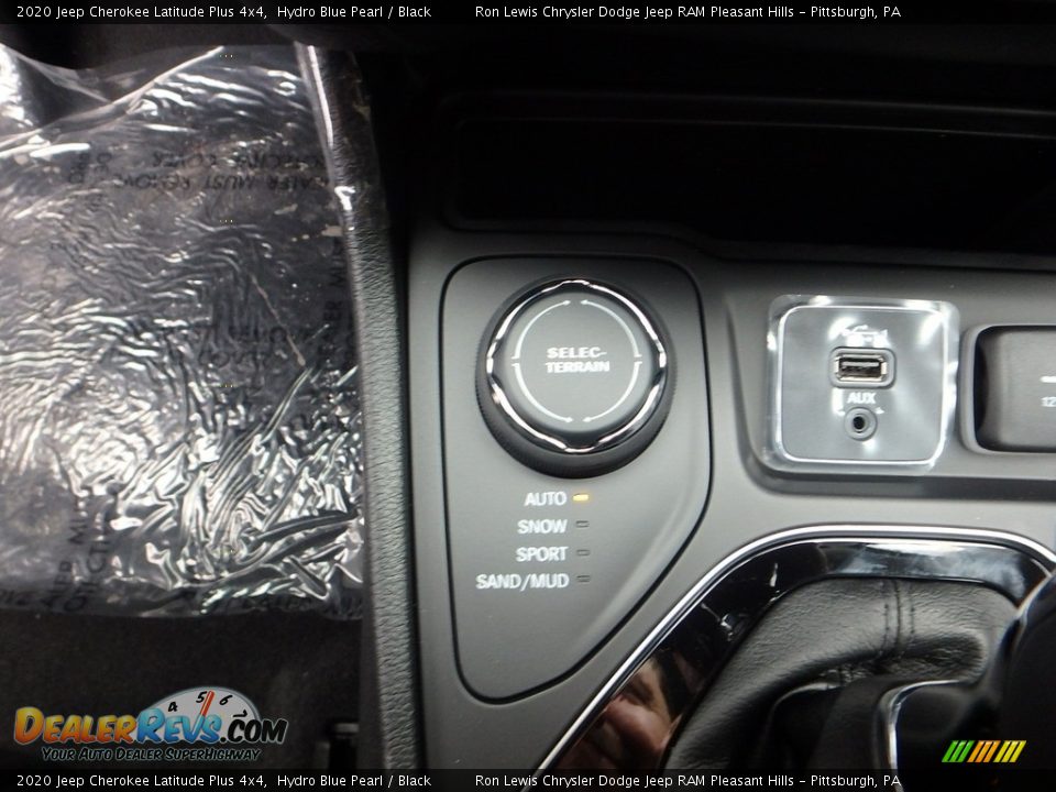 2020 Jeep Cherokee Latitude Plus 4x4 Hydro Blue Pearl / Black Photo #20