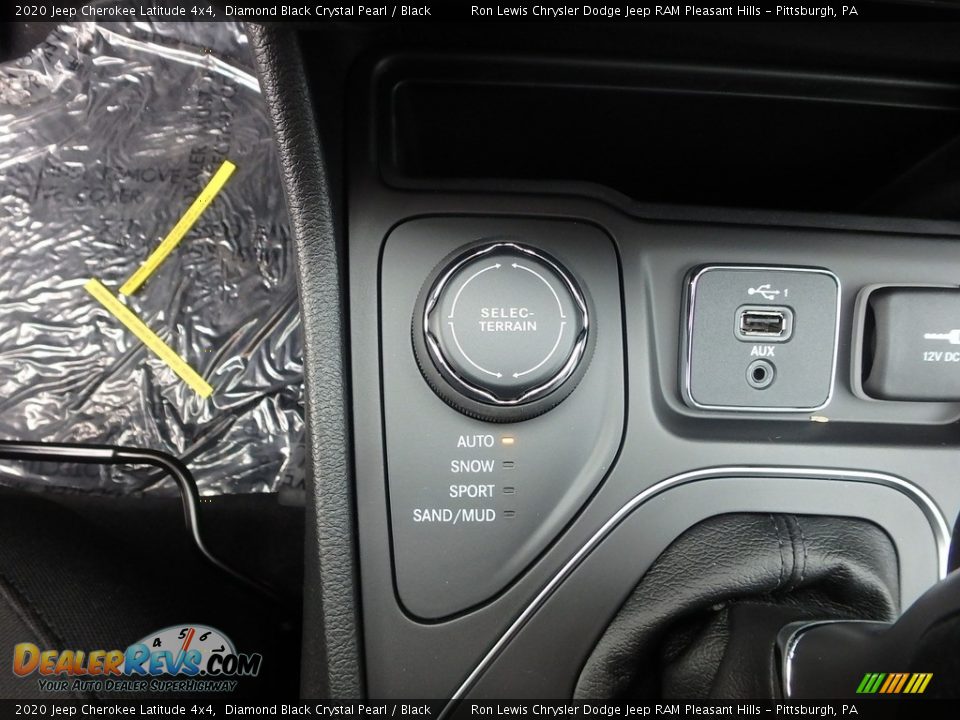 2020 Jeep Cherokee Latitude 4x4 Diamond Black Crystal Pearl / Black Photo #20
