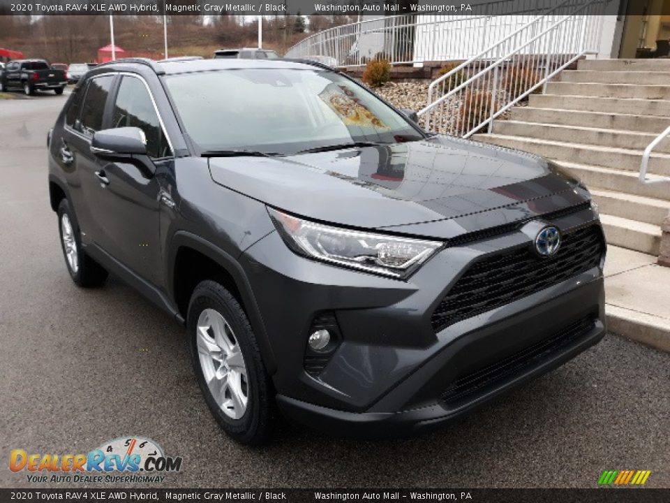 Front 3/4 View of 2020 Toyota RAV4 XLE AWD Hybrid Photo #1