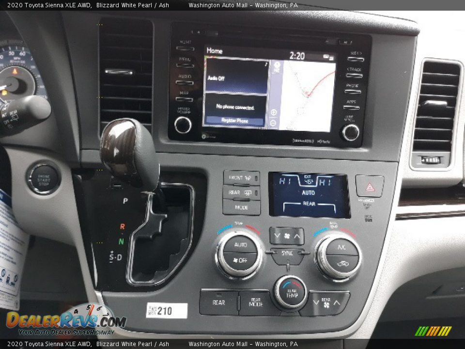 Controls of 2020 Toyota Sienna XLE AWD Photo #5