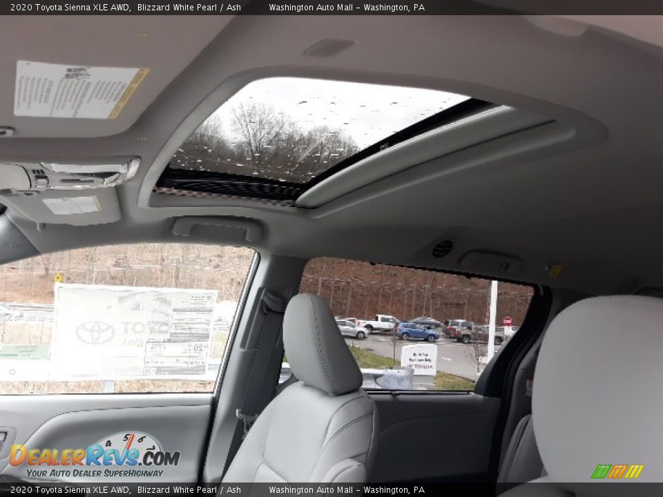 2020 Toyota Sienna XLE AWD Blizzard White Pearl / Ash Photo #6