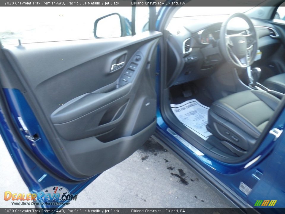 2020 Chevrolet Trax Premier AWD Pacific Blue Metallic / Jet Black Photo #15