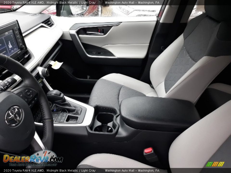 2020 Toyota RAV4 XLE AWD Midnight Black Metallic / Light Gray Photo #4