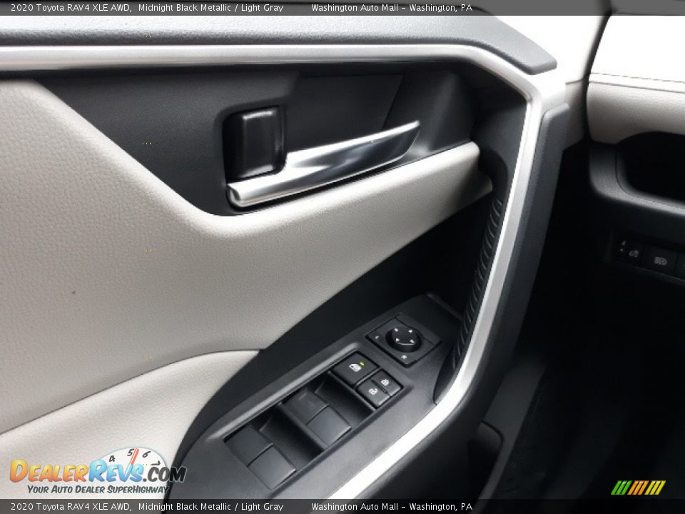 2020 Toyota RAV4 XLE AWD Midnight Black Metallic / Light Gray Photo #12