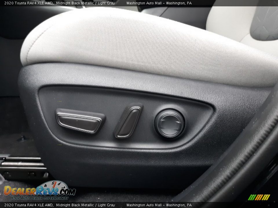 2020 Toyota RAV4 XLE AWD Midnight Black Metallic / Light Gray Photo #13
