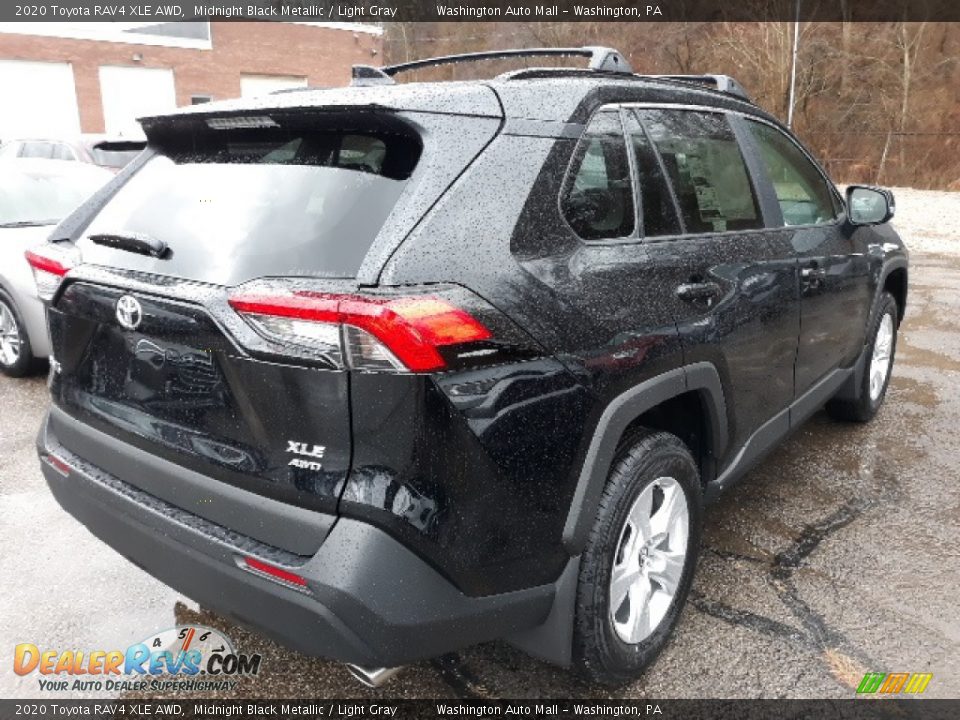 2020 Toyota RAV4 XLE AWD Midnight Black Metallic / Light Gray Photo #17