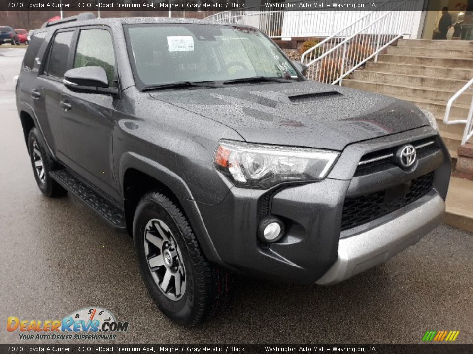 Front 3/4 View of 2020 Toyota 4Runner TRD Off-Road Premium 4x4 Photo #1