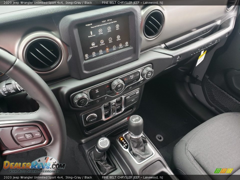 Controls of 2020 Jeep Wrangler Unlimited Sport 4x4 Photo #10