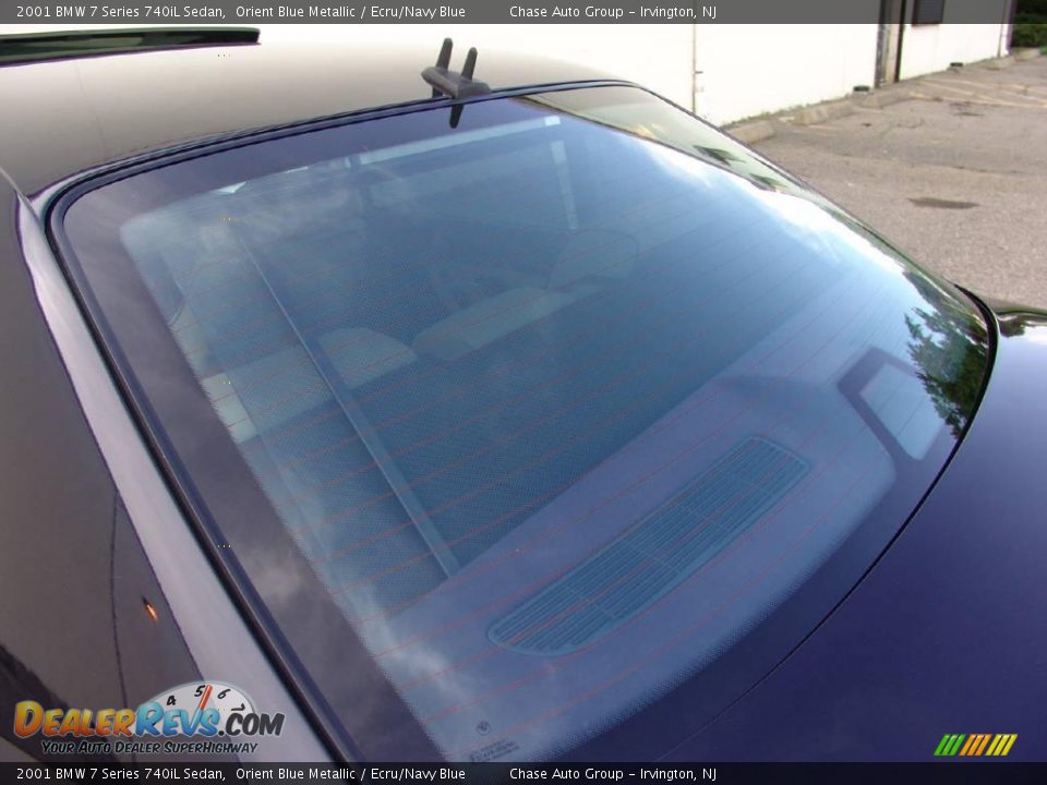 2001 BMW 7 Series 740iL Sedan Orient Blue Metallic / Ecru/Navy Blue Photo #17