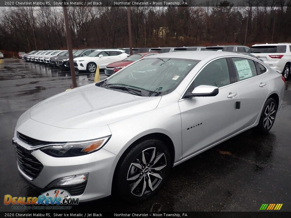 Front 3/4 View of 2020 Chevrolet Malibu RS Photo #1