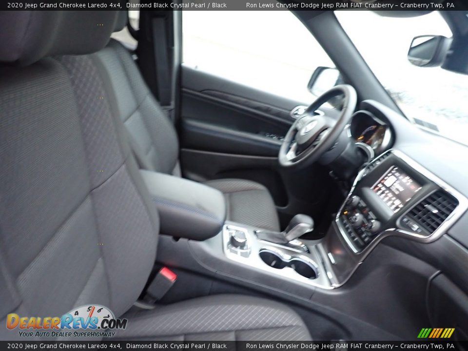 2020 Jeep Grand Cherokee Laredo 4x4 Diamond Black Crystal Pearl / Black Photo #10